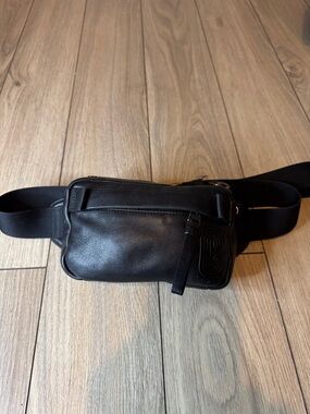 Coach Black Leather  Waist Bag